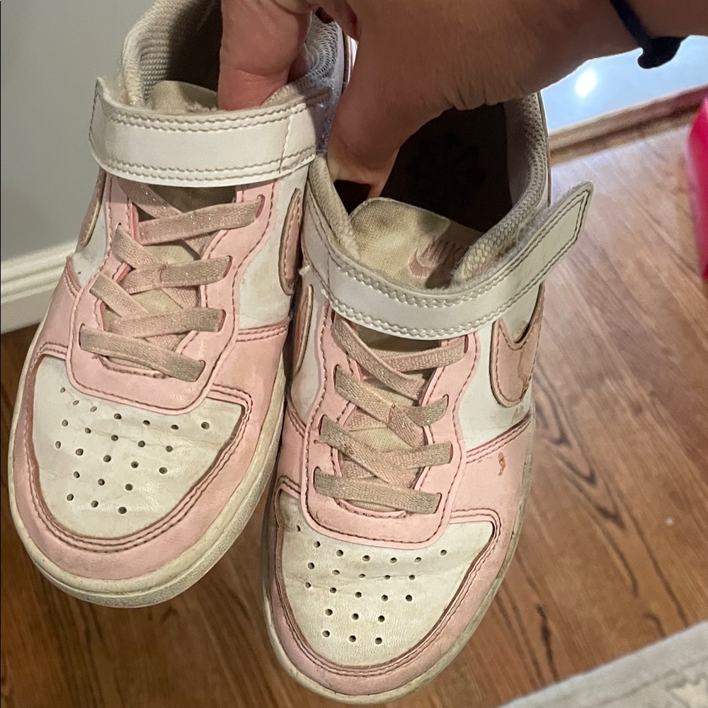 Girls nike low court borough 12.5 c